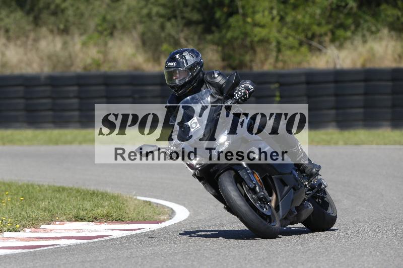 /Archiv-2025/48 25.08.2025 Cornu Master School ADR/gruen-vert/6